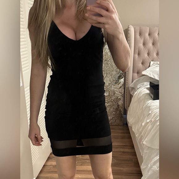 Alice and Olivia Black evening dress - Picture 2 of 9